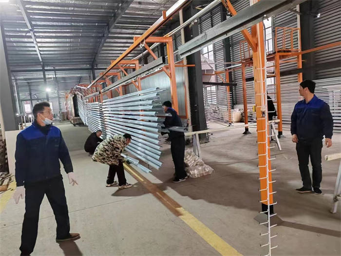  用心成就专业---记江苏沭阳铝材喷粉线调试成功！￼